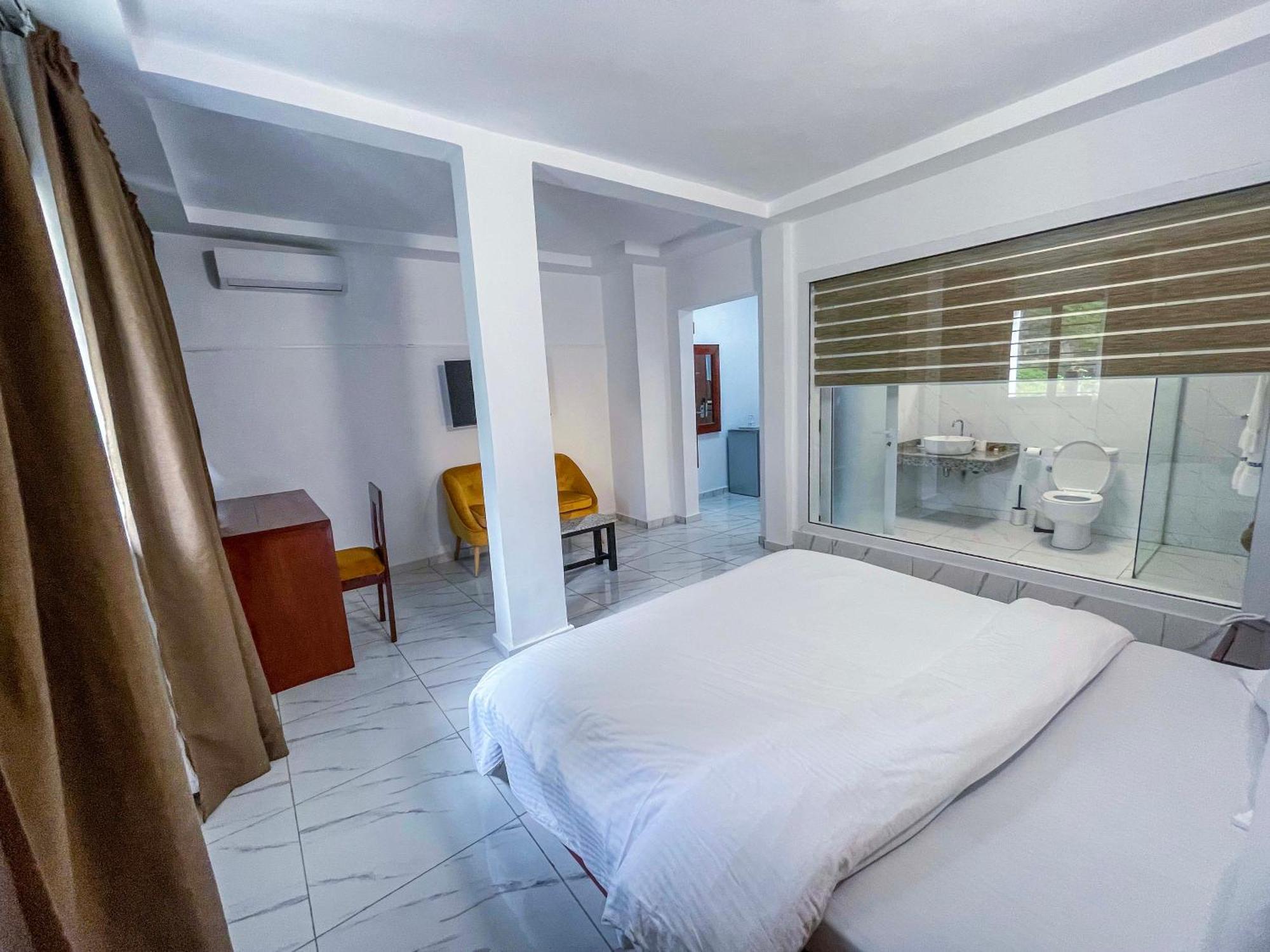 Hotel Le Vaisseau 阿比让 外观 照片