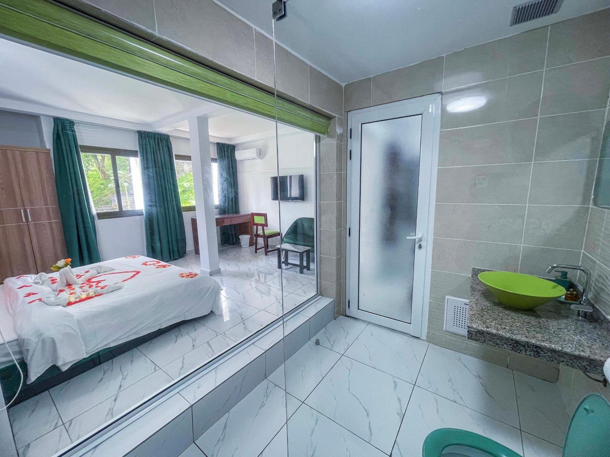 Hotel Le Vaisseau 阿比让 外观 照片