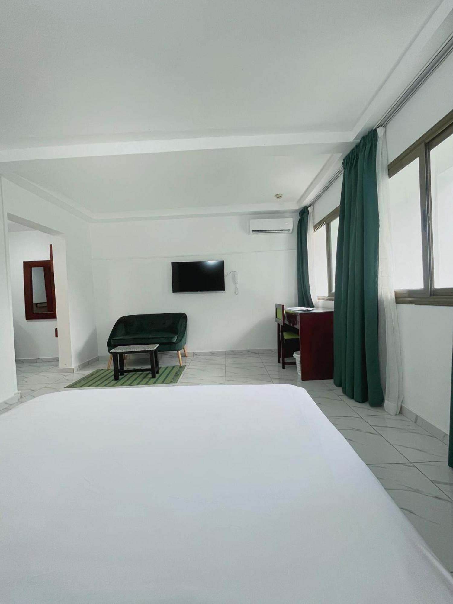 Hotel Le Vaisseau 阿比让 外观 照片